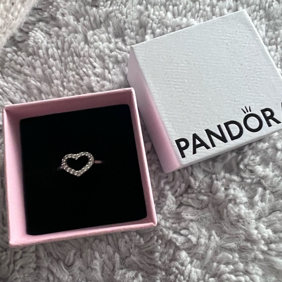 Pandora ring size 6 - Picture 3 of 4